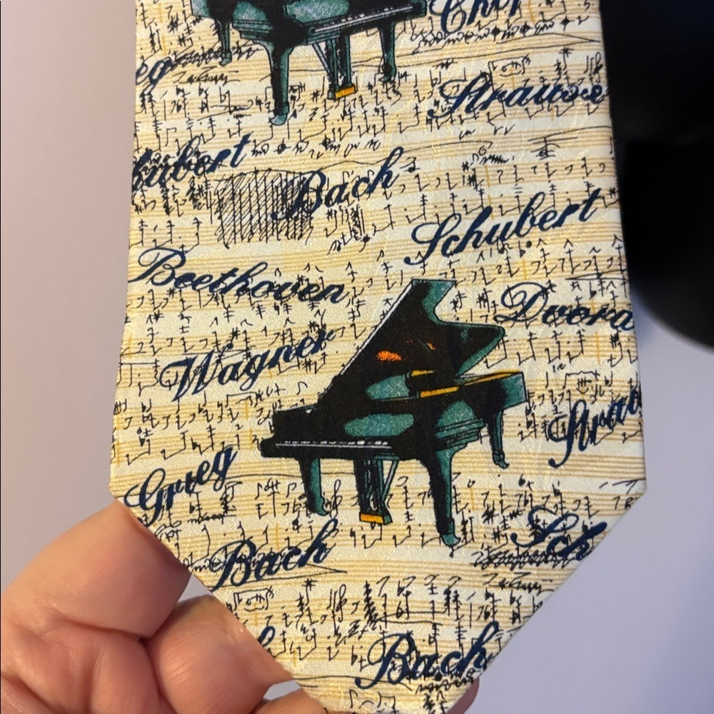Museum Artifacts Music Masters by SNI Silk Cream Piano Composers Necktie Tie - Picture 7 of 12